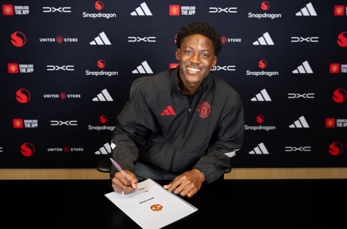 Mainoo's new contract confirmed by club