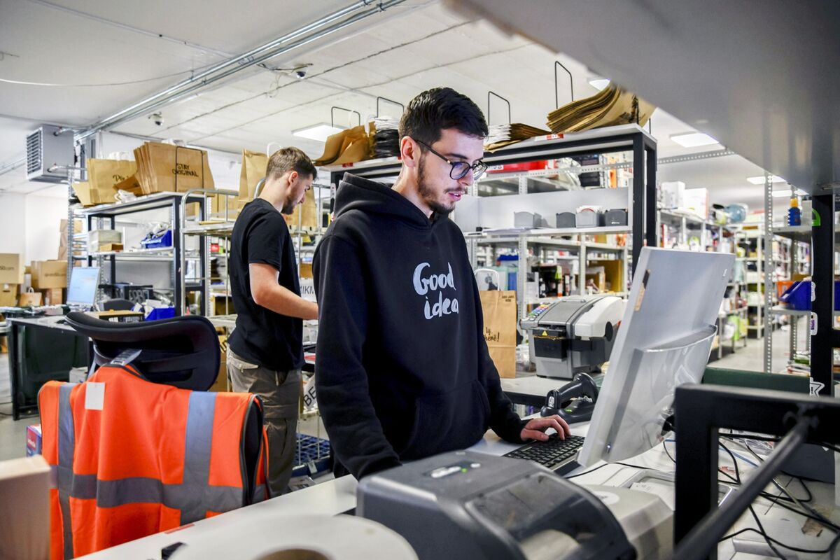 Techmeme: How Kosovo's tech industry, driven by local companies like business outsource provider SPEEEX, is helping cut youth unemployment and changing Pristina's skyline (Bloomberg)