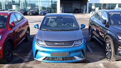 Should the US block imports of cheap Chinese cars?