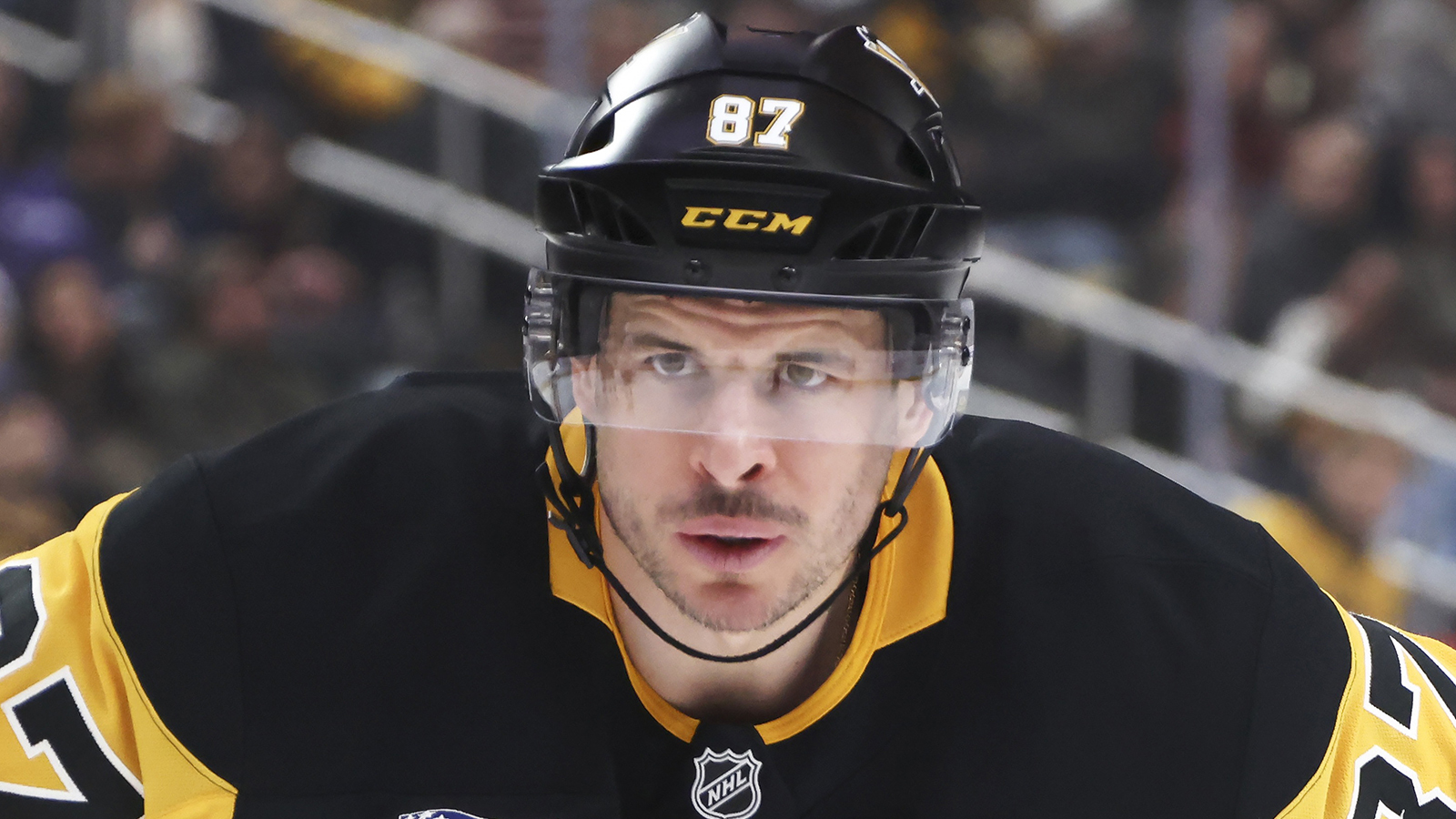 Fans react to what Sidney Crosby did to his teammate after painful OT loss