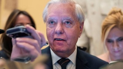US senator calls on Trump to flood Iran with weapons — RT World News