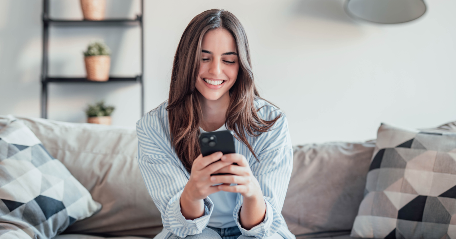 Psychology says people who always keep their phone on silent aren’t antisocial — they’ve quietly decided that their own mental state matters more than other people’s expectation of immediate access, a