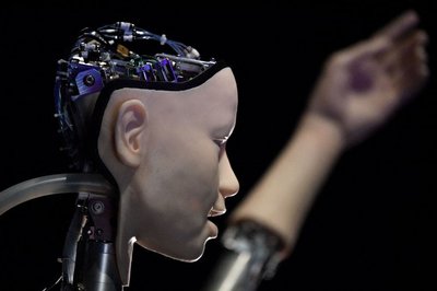 Artificial Intelligence glitch at Arizona college graduation sparks uproar from crowd