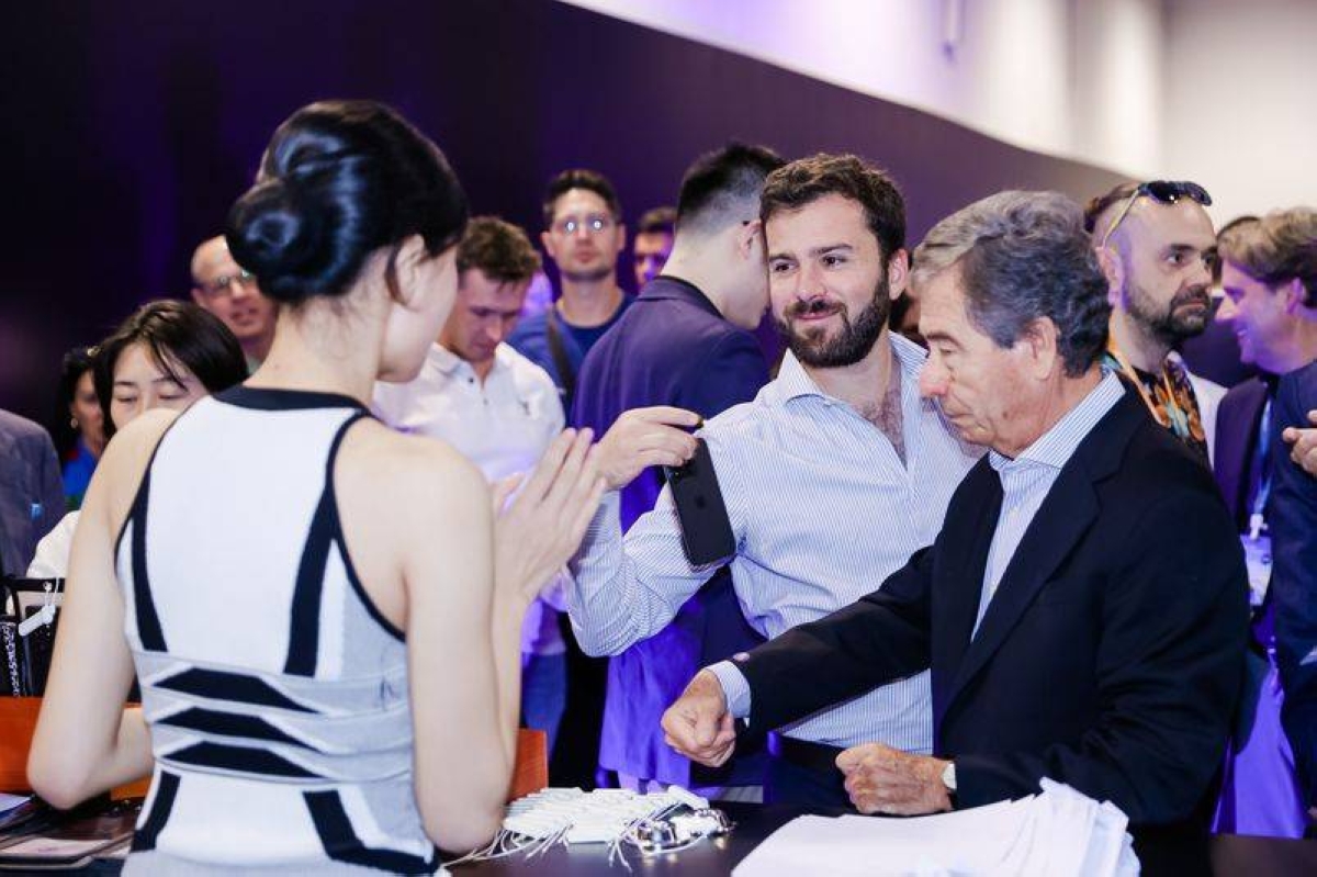 LUXEED Hosts Prototype Private Preview, Gathering Global Dealers to Usher in a New Era of Global Expansion