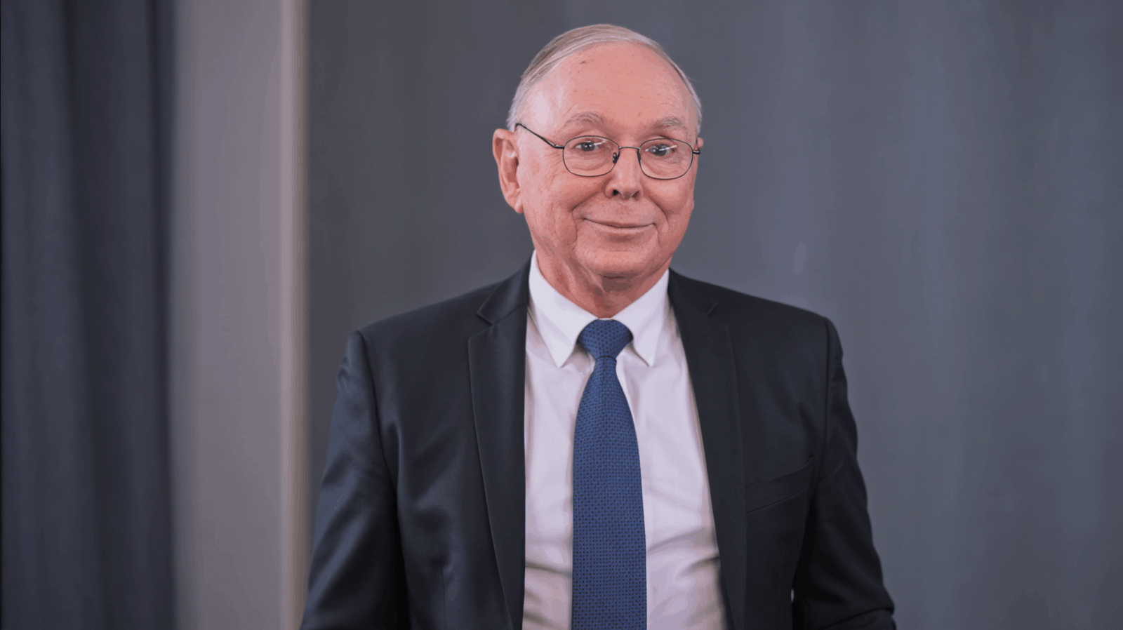 5 Psychology Tricks to Build Self-Discipline, According to Charlie Munger